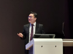 케어젠 'CG-P5' 1상 마침표…신약개발사 전환 시험대