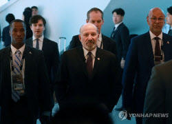 러트닉 “미국 투자 없으면 반도체 100% 관세”