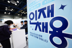 취업은 어렵고 집값은 가파르게 상승…청년층 ‘이중고’ 해법은