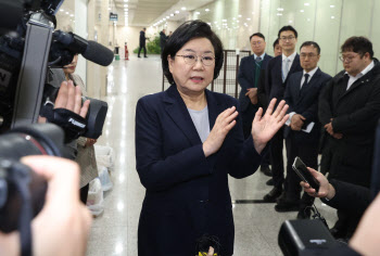 이혜훈 "요구자료 75% 냈다...갖고 있는 건 다 제출"