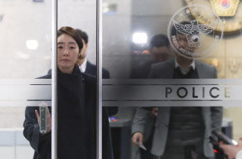 `공천헌금 수수` 강선우, 21시간 밤샘조사…"남은 수사 성실히"