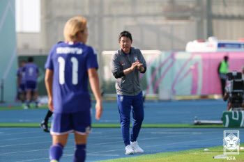 '두 살 어린 日에 무득점 패' 이민성 "축구는 득점해야 이겨"