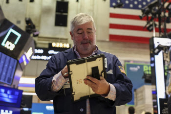 트럼프 “그린란드 협상 틀 마련”…관세 철회에 뉴욕증시 1% 이상 급등중