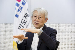 대만처럼 한국도 반도체 무기화…미·중 맞서 '메모리실드' 세워야