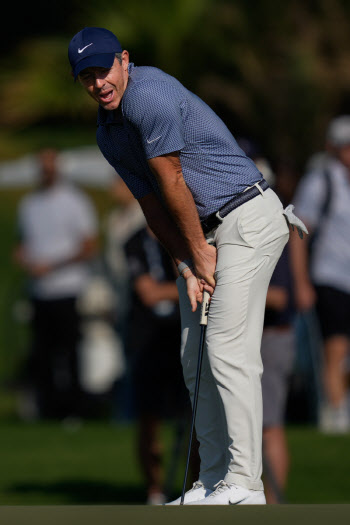 매킬로이, LIV 골프 람·해턴에 “라이더컵 나오려면 벌금 내”