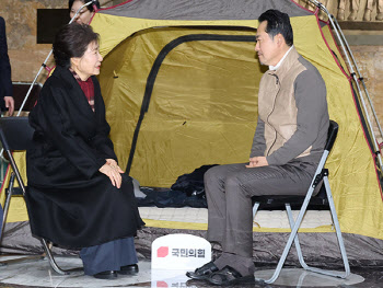 朴요청에 단식 중단 장동혁 "진정한 단식 오늘부터 시작"(종합)