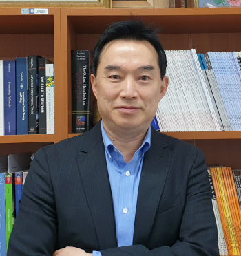 "100년 전 실패한 정책…트럼프 관세는 지속 불가능"