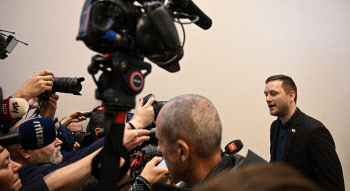 그린란드 총리 "주권·영토 보전은 레드라인…협상 대상 아냐"