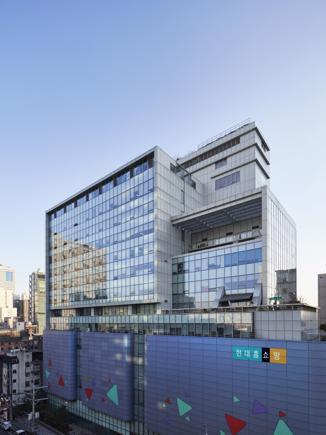 본업·자회사 한섬까지 '쑥'...현대홈쇼핑, 4분기 호실적 기대감 - 뉴스 썸네일 이미지