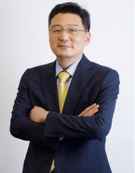 '연봉 6억' 유암코 사장에 대통령 옹호한 김윤우 변호사 내정