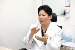 “받겠습니다”…‘24시간’ 환자 살리기 위한 최전방 섰다[신의열전]