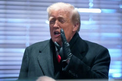 트럼프 ‘달러 약세’ 용인…환율 1420원대로 낙폭 확대[외환브리핑]