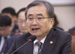 외교장관 “트럼프 '관세인상' 언급, 쿠팡과 관계 없다”