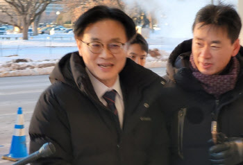 "내일 다시 만난다"…김정관, 러트닉과 '관세갈등' 결론 못내