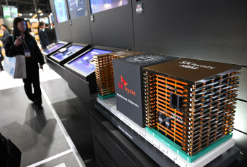 메모리 가격, 반년 만에 ‘2배’ 폭등…車업계 ‘패닉’ 사재기 나서나