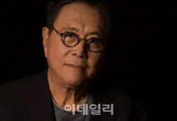 대폭락 우려에도…‘부자 아빠' 기요사키 “금·은·비트코인 살 것”