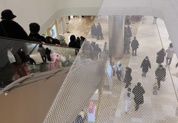 수출·주식시장 호조에 소비심리 역대급…체감 안되는 이유