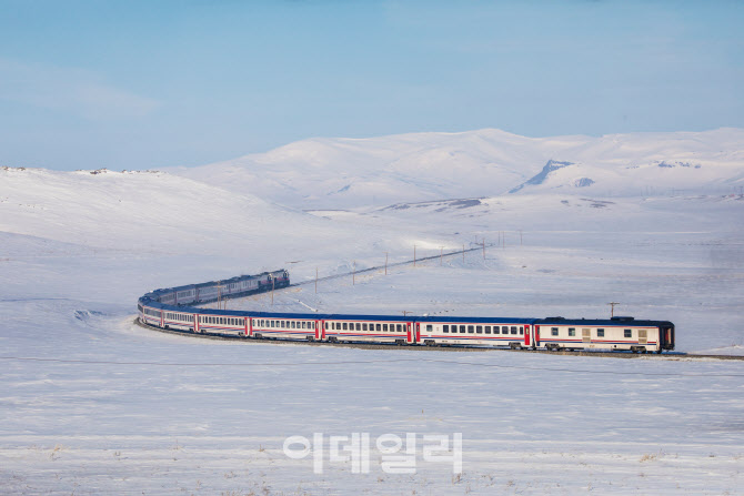 튀르키예 설원 달리는 관광열차…앙카라~카르스 ‘이스턴 익스프레스’