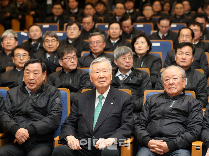  부영그룹 시무식에서 출산장려금 지급                                                                                                                                                              