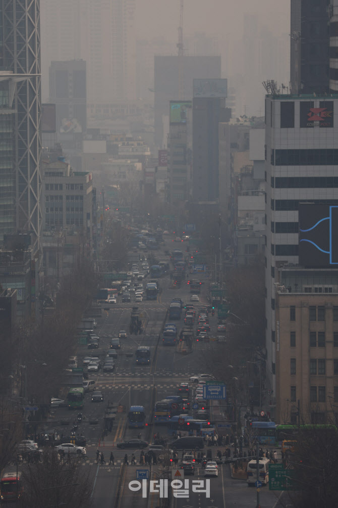 뿌옇게 변한 도심                                                                                                                                                                                  