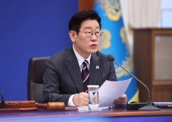 서울대 교수 “부동산 기득권 맞서는 李대통령, 시원함 느낀다”