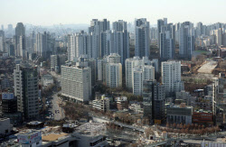 매물 내놓는 강남 3구…강북권은 상승 기대감에 되레 거둔다
