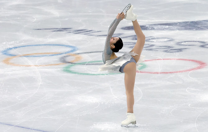 1위로 올라가는 연기 펼치는 신지아                                                                                                                                                                 