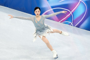 [포토]차분하게 프로그램 준비하는 신지아                                                                                                                                                                 