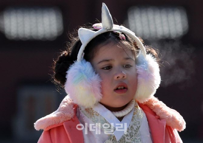 '영하권 강추위에 입김이 뿜뿜'                                                                                                                                                           
