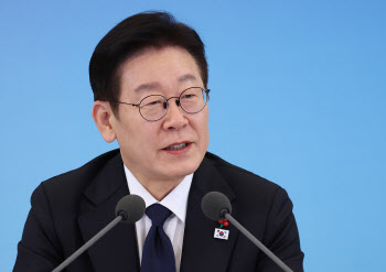 李대통령, 등록임대 특혜 문제 제기…“생각 바꿀 때 됐다”