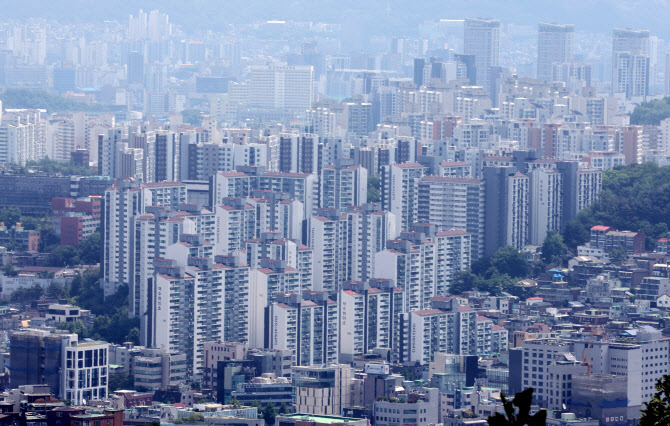 공시가에 '지하철·학교' 반영…국토부 연구용역 진행