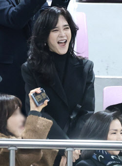 사장님, 이런 모습 처음이야...이부진, 아들 노래에 '감격'