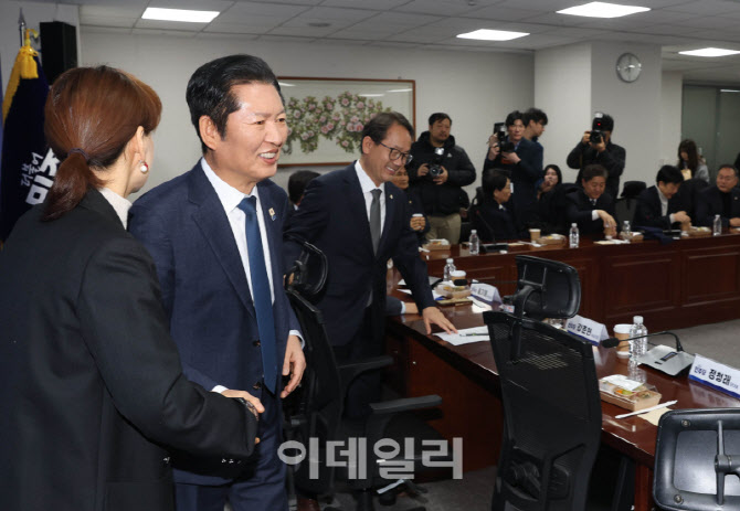 재선의원 간담회 참석하는 정청래 대표                                                                                                                                                              