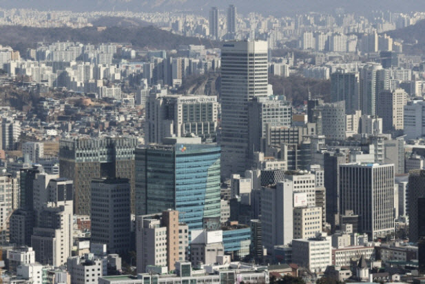 SK 몸집 줄이기…대기업 계열사 석달새 42개 감소