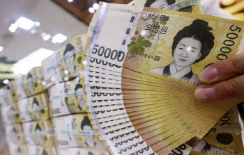 설날 최대 난관은 '세뱃돈'…중고생 평균 얼마 받았나