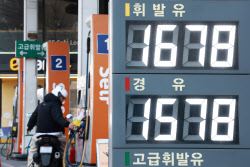 유류세 인하, 4월까지 연장…휘발유 ℓ당 57원 가격인하 효과