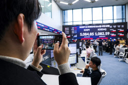 코스닥 조정에도 ETF엔 뭉칫돈…개미 매수, 반등 동력 될까