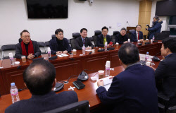 "말 안 들으면 징계?"…野소장파, ‘배현진 징계’에 절차 중단 요청