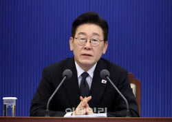 자정 0시2분 첫 글…李대통령, 설 앞두고 온라인 ‘광폭 행보’