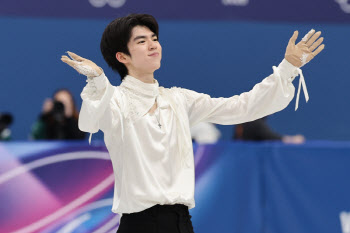 '아! 점프 실수만 아니었다면' 차준환, 273.92점 최종 4위...개인 최고 성적