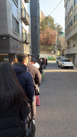 '두쫀쿠' 열풍도 시들…자영업자들, 