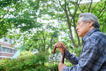 부모님 자산은 안전한가…치매머니 172조의 경고