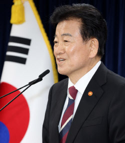 [포토]대북 무인기사건 재발방지대책 발표하는 정동영 통일부 장관                                                                                                                                          