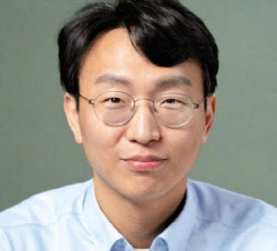 '저속노화' 정희원과 맞고소전 여성…스토킹 등 혐의 檢송치[only 이데일리]
