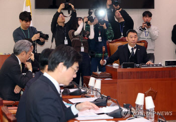 '자사주 소각 의무화' 상법 개정안, 법사위 소위 통과