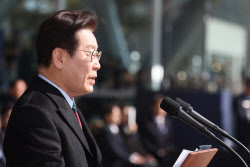 李대통령 “다주택자 비호는 ‘기적의 논리’”…전월세난 반박