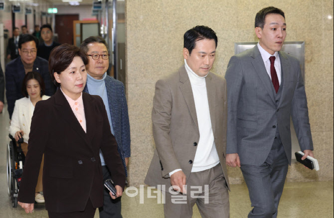 비공개 최고위 참석하는 장동혁 대표                                                                                                                                                                