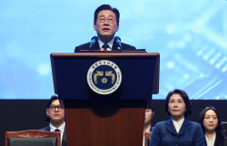 李대통령 지지율 58.2%…4주 연속 상승[리얼미터]