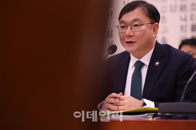 법사위, '답변하는 박영재 법원행정처장'                                                                                                                                                  