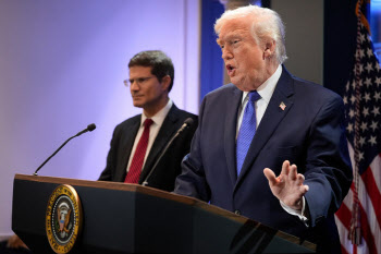 트럼프, 최장 150일 15% 글로벌관세 …오늘 오후 2시 발효